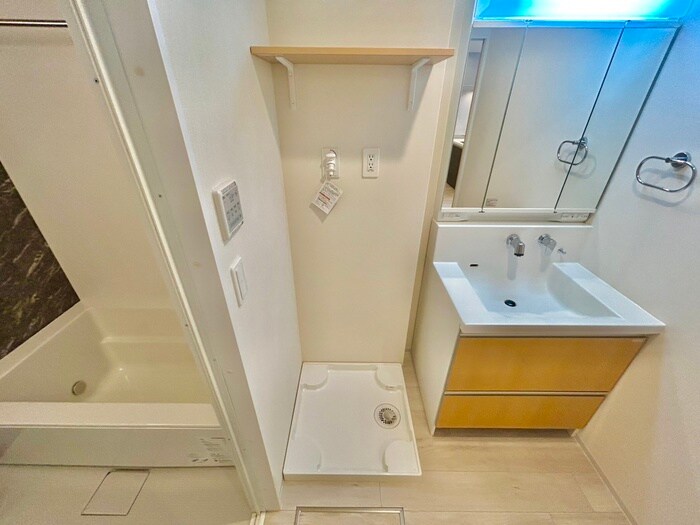 物件内観写真15　(洗濯機置場)