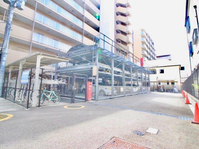 物件外観写真5　(駐車場)