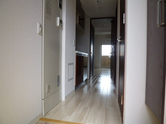 物件内観写真11　(廊下)