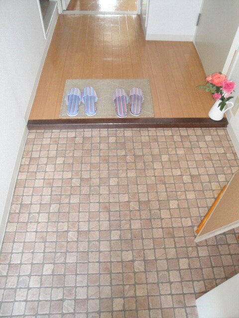 物件内観写真7　(玄関)