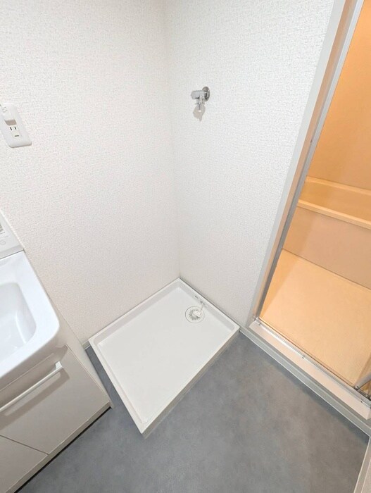 物件内観写真8　(洗濯機置場)