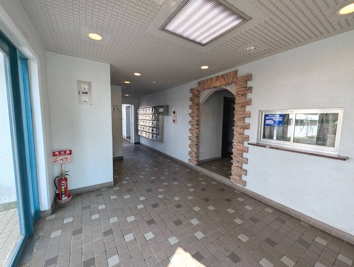 物件外観写真3　(エントランス部分)