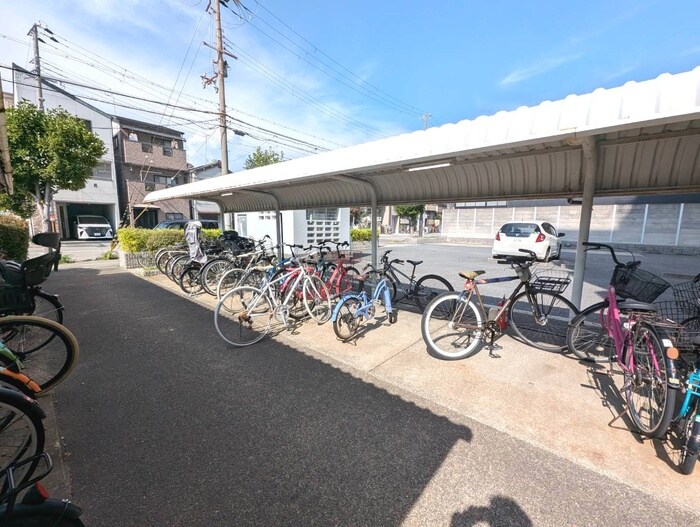 物件外観写真5　(駐輪場)