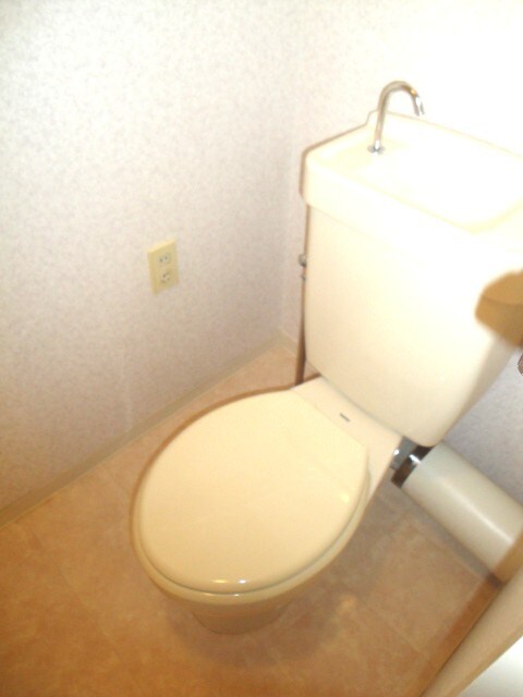 物件内観写真14　(トイレ)