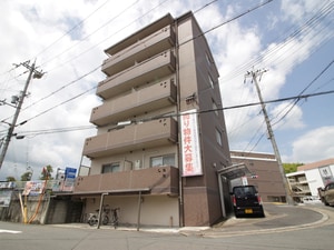 シャルレ１２番館外観写真