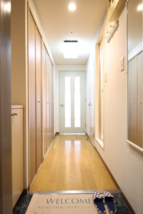 物件内観写真7　(玄関)