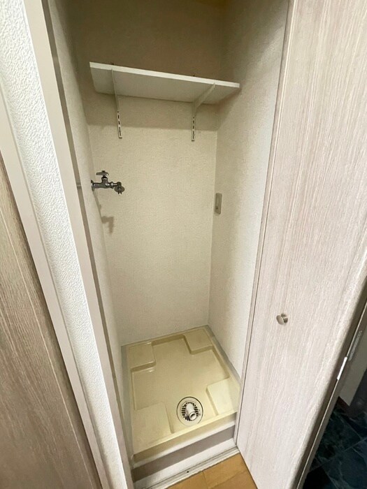 物件内観写真8　(洗濯機置場)