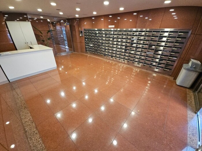 物件外観写真4　(エントランス部分)