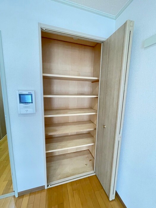 物件内観写真11　(収納)