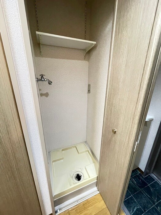 物件内観写真15　(洗濯機置場)
