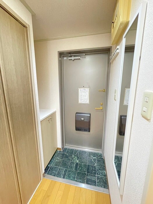 物件内観写真17　(玄関)