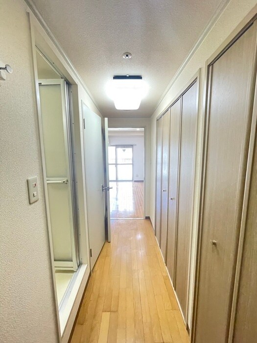 物件内観写真19　(廊下)