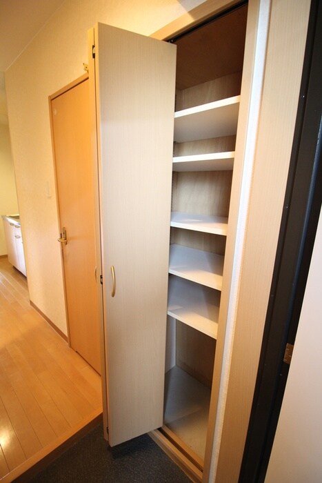 物件内観写真9　(靴箱)