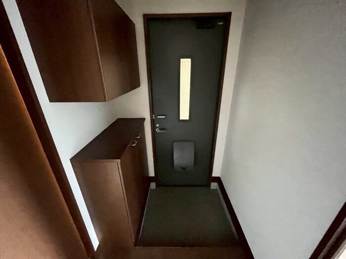 物件内観写真7　(玄関)