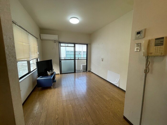 物件内観写真2　(居室)