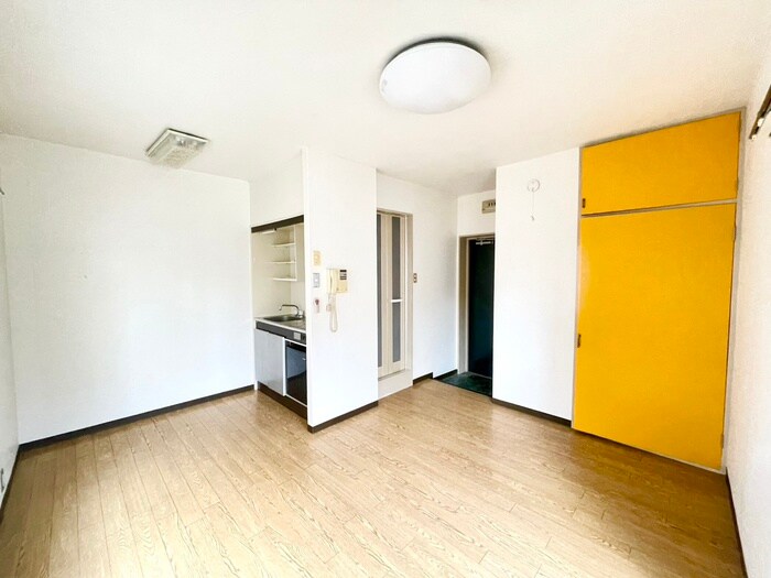 物件内観写真3　(居室)