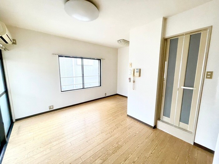 物件内観写真4　(居室)