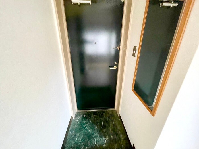 物件内観写真11　(玄関)