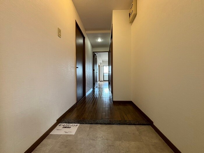 物件内観写真15　(玄関)