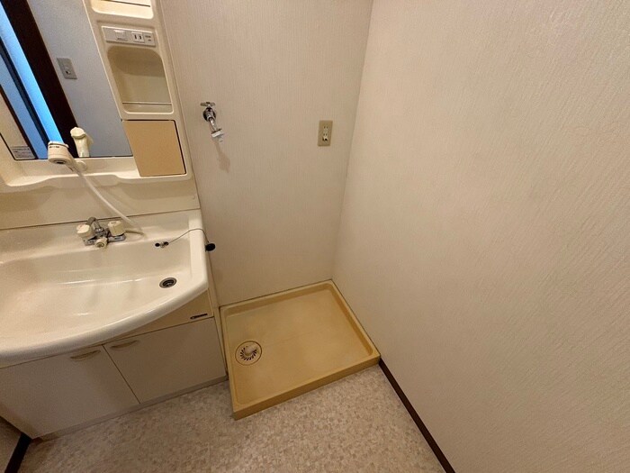 物件内観写真17　(洗濯機置場)