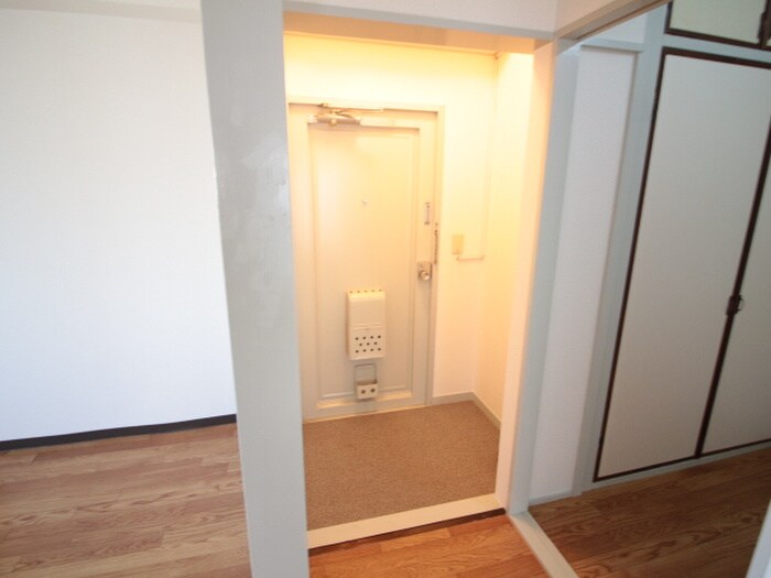 物件内観写真14　(玄関)