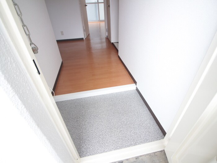 物件内観写真17　(玄関)