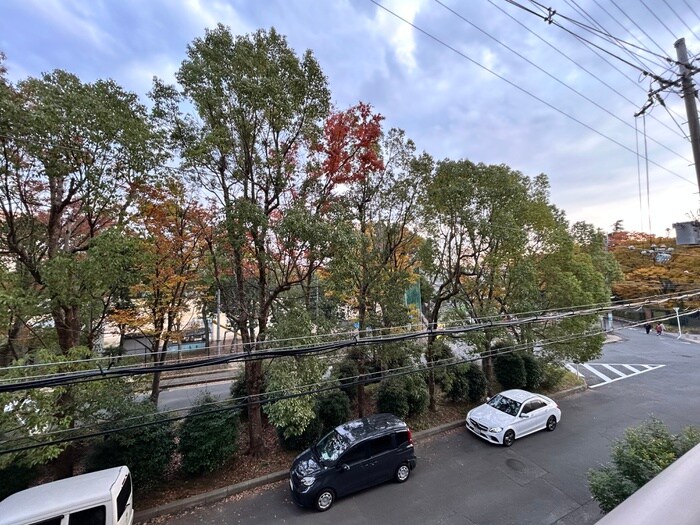 物件内観写真20　(室内からの展望)