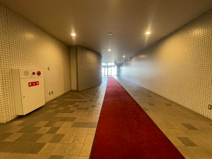 物件外観写真3　(エントランス部分)