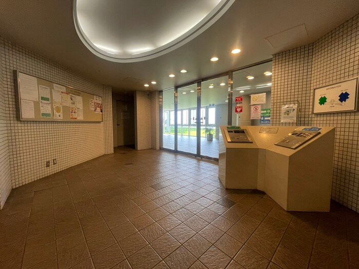 物件外観写真5　(エントランス部分)