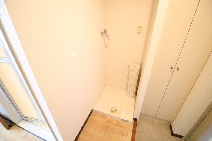 物件内観写真17　(洗濯機置場)