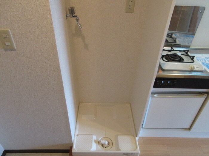 物件内観写真17　(洗濯機置場)