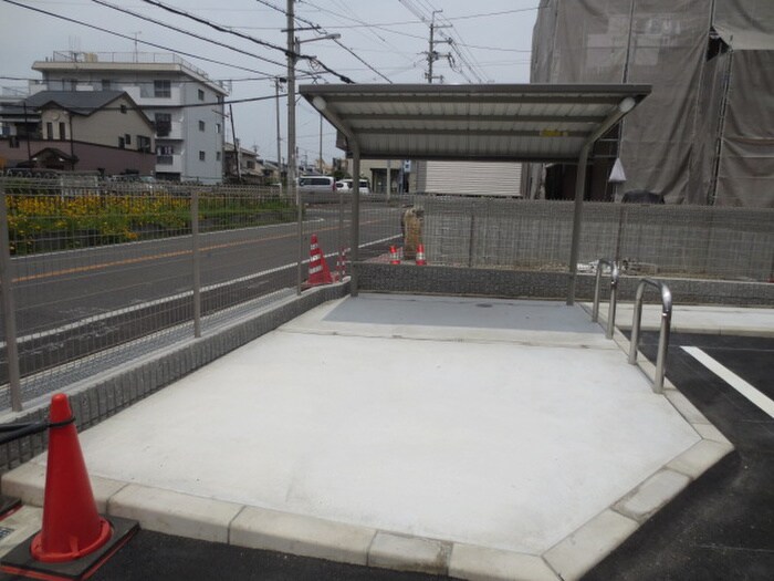 物件外観写真4　(駐輪場)