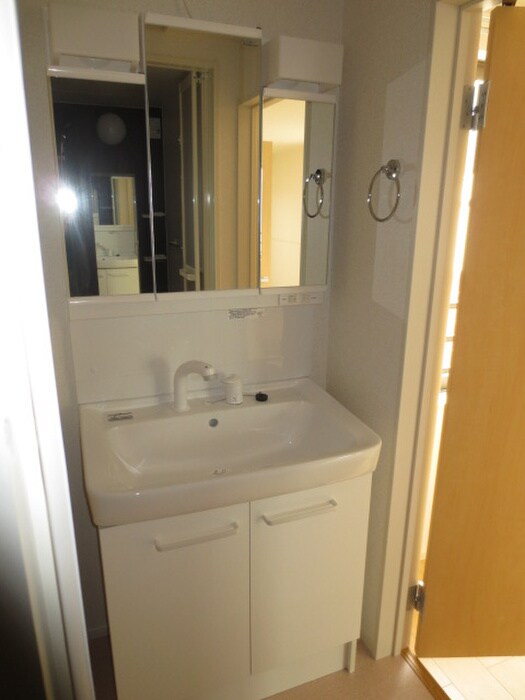 物件内観写真10　(洗面)