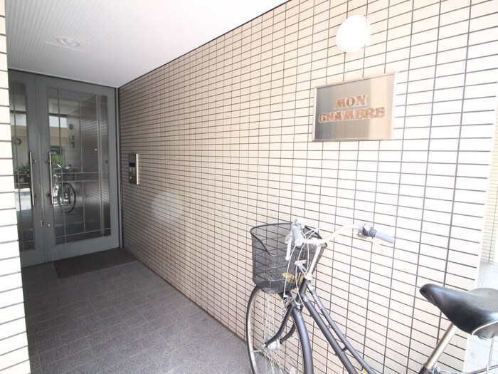 物件外観写真5　(エントランス部分)