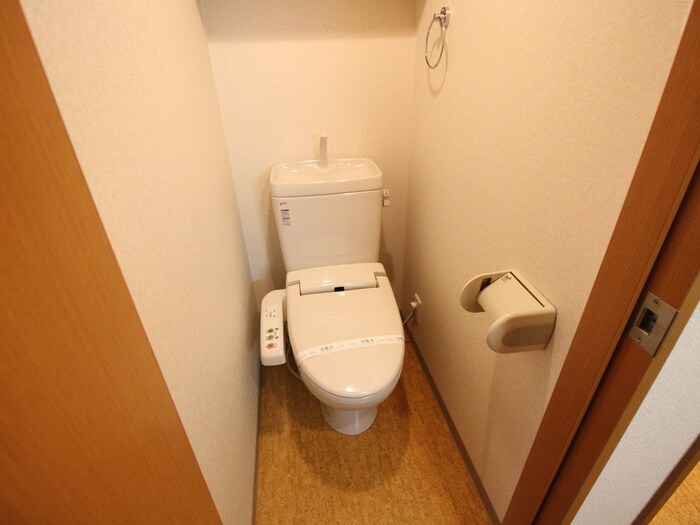 物件内観写真8　(トイレ)