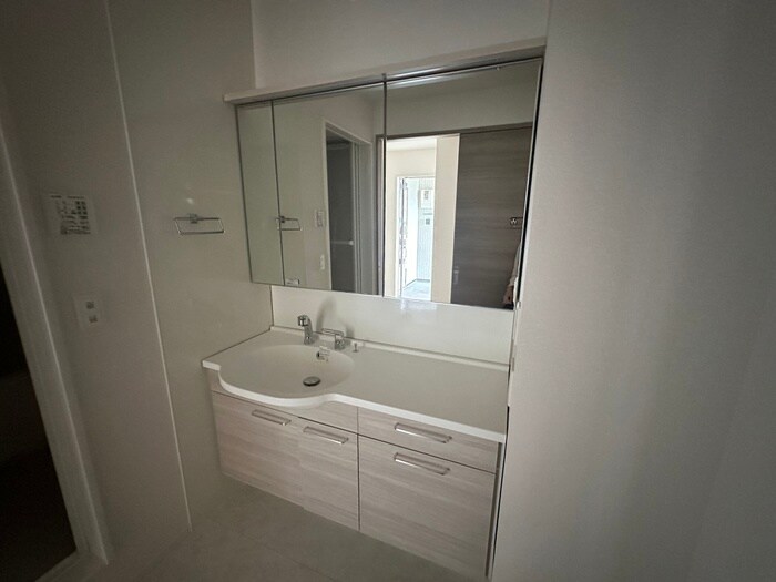 物件内観写真9　(洗面)