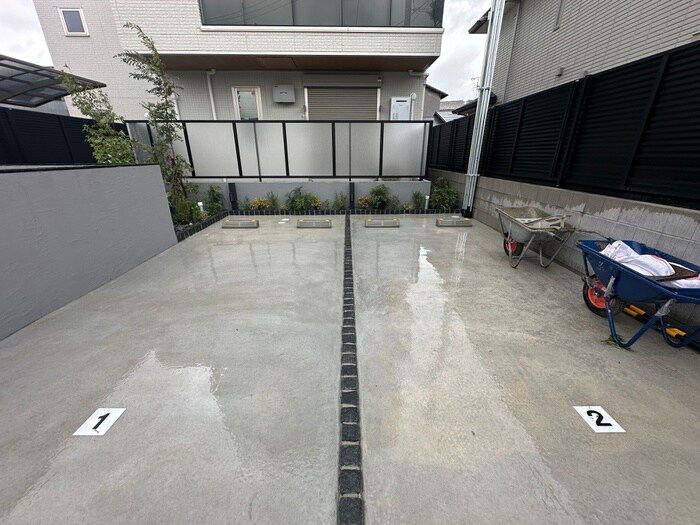 物件外観写真4　(駐車場)