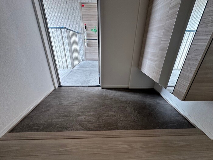 物件内観写真15　(玄関)