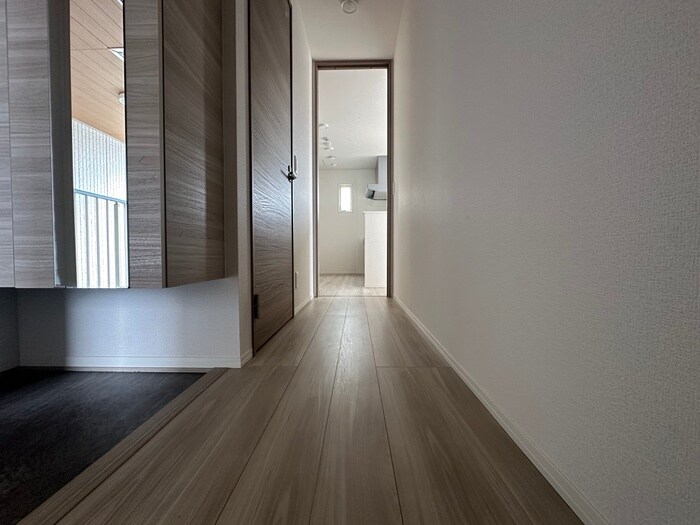 物件内観写真17　(廊下)