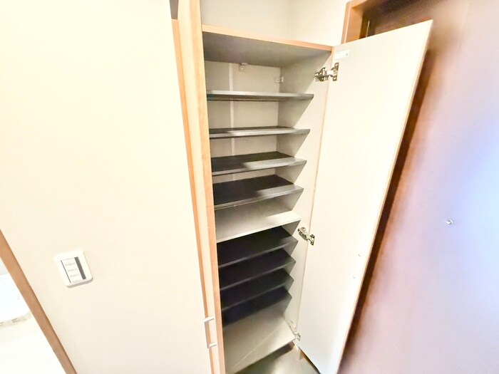 物件内観写真18　(靴箱)