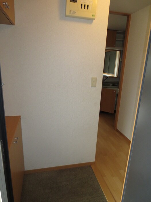 物件内観写真11　(玄関)