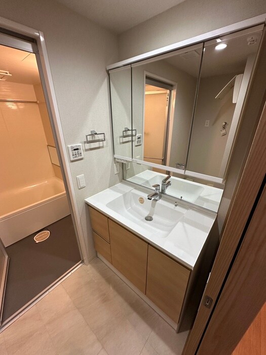 物件内観写真11　(洗面)