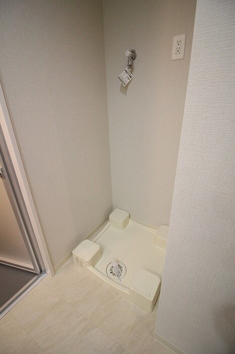 物件内観写真14　(洗濯機置場)