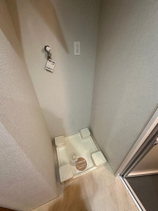 物件内観写真18　(洗濯機置場)