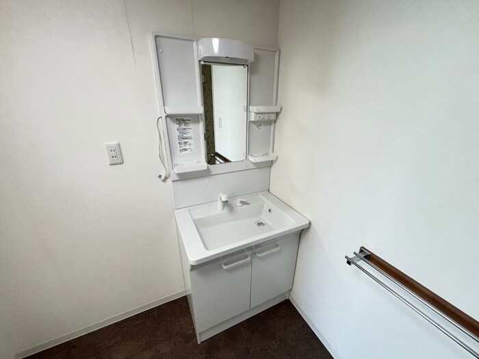 物件内観写真11　(洗面)