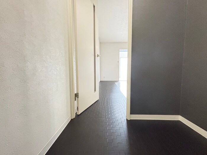 物件内観写真16　(廊下)