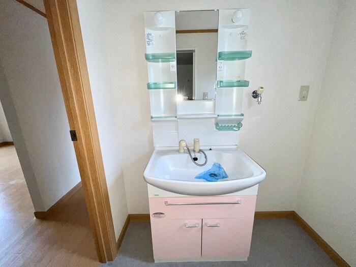 物件内観写真12　(洗面)