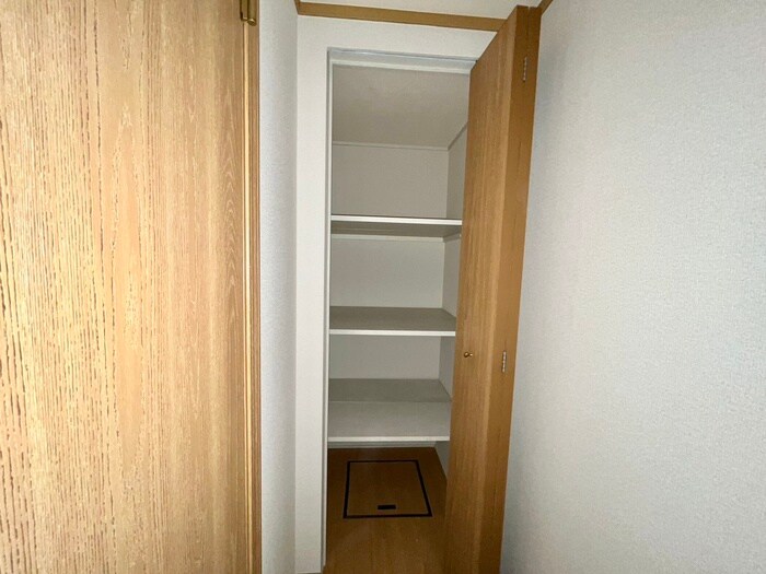 物件内観写真21　(収納)