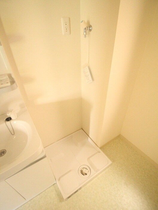 物件内観写真13　(洗濯機置場)