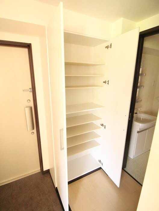 物件内観写真14　(靴箱)